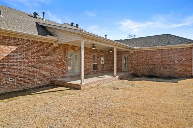 1925 Oakbrook, Sherwood, AR 72120