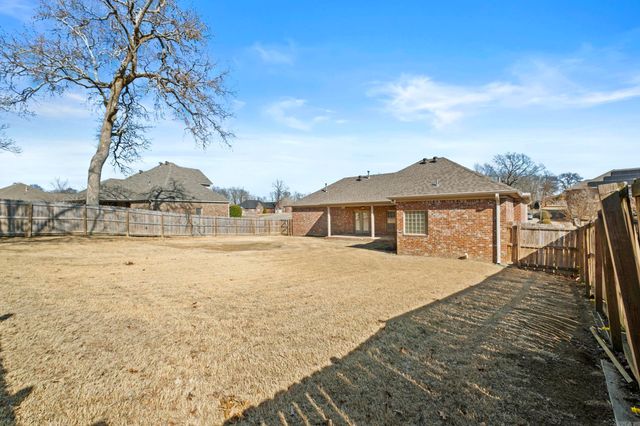 1925 Oakbrook, Sherwood, AR 72120