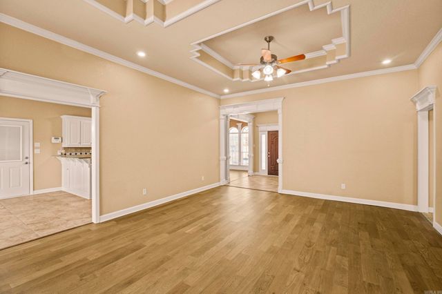 1925 Oakbrook, Sherwood, AR 72120