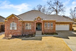 1925 Oakbrook, Sherwood, AR 72120