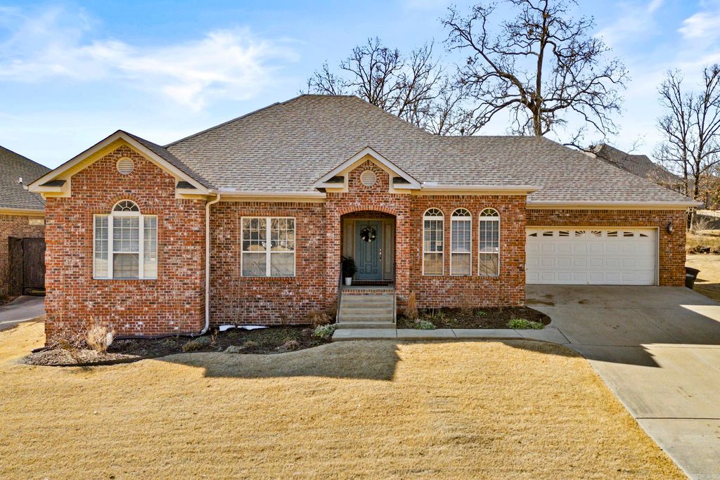 1925 Oakbrook, Sherwood, AR 72120