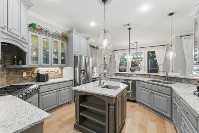 27303 Siandra Creek Lane, Spring, TX 77386