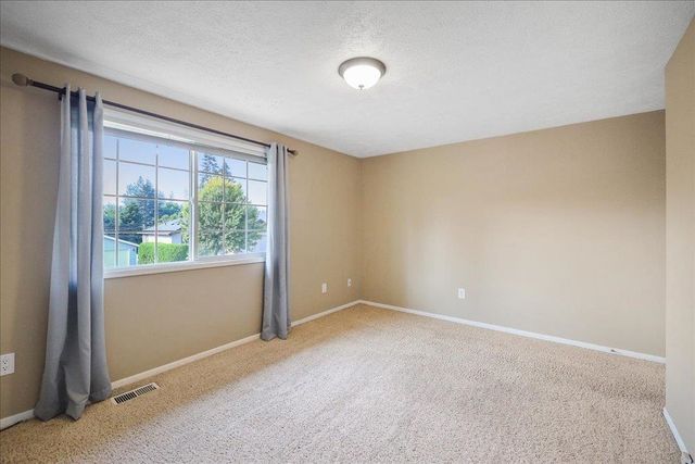 1427 E 35th Ave, Spokane, WA 99203
