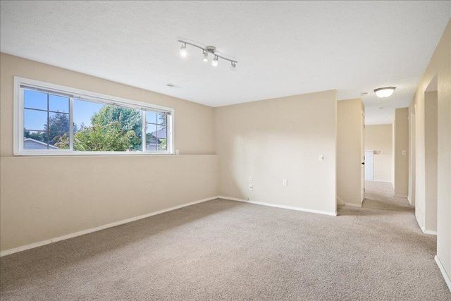 1427 E 35th Ave, Spokane, WA 99203