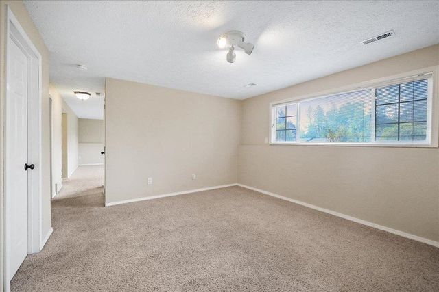 1427 E 35th Ave, Spokane, WA 99203