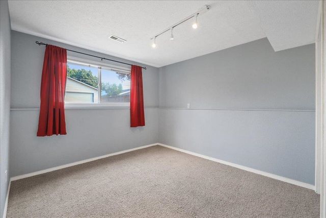 1427 E 35th Ave, Spokane, WA 99203