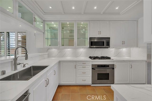 172 Villa Point Drive, Newport Beach, CA 92660