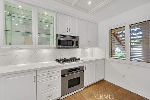 172 Villa Point Drive, Newport Beach, CA 92660