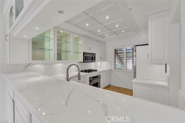 172 Villa Point Drive, Newport Beach, CA 92660