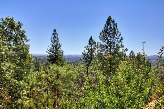 18119 Norlene Way, Grass Valley, CA 95949