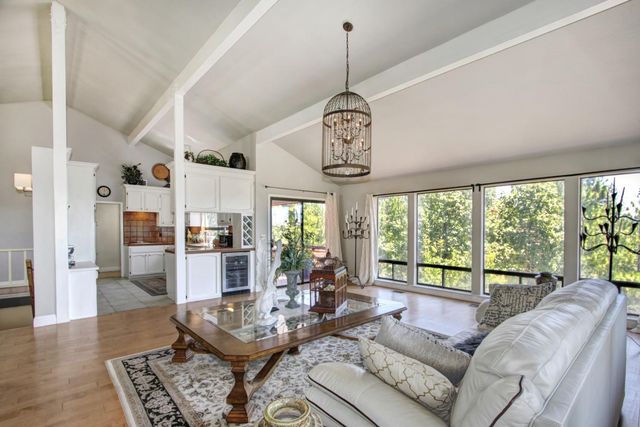18119 Norlene Way, Grass Valley, CA 95949