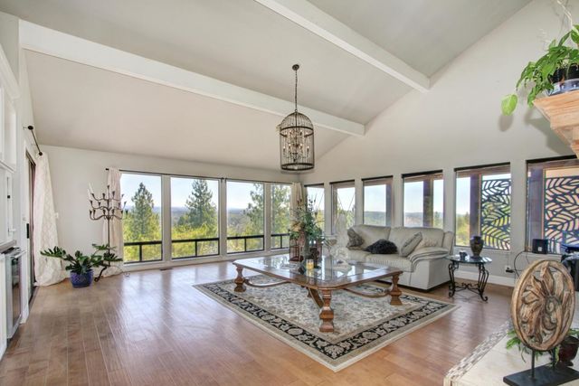18119 Norlene Way, Grass Valley, CA 95949