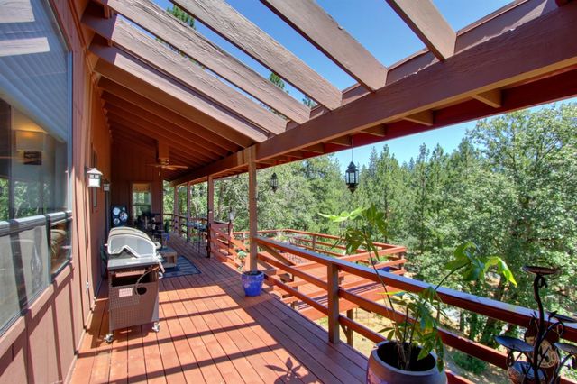 18119 Norlene Way, Grass Valley, CA 95949