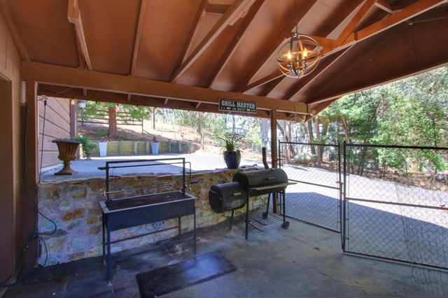 18119 Norlene Way, Grass Valley, CA 95949