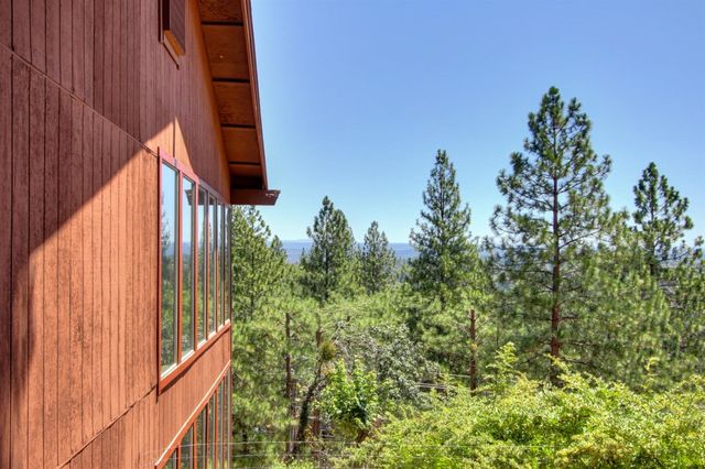 18119 Norlene Way, Grass Valley, CA 95949