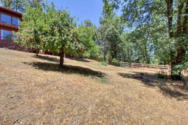 18119 Norlene Way, Grass Valley, CA 95949