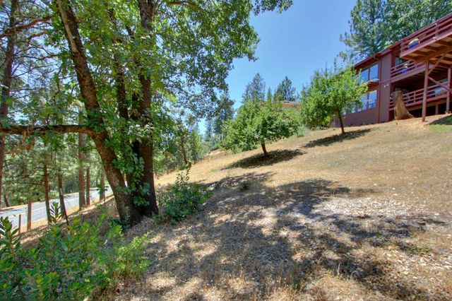 18119 Norlene Way, Grass Valley, CA 95949