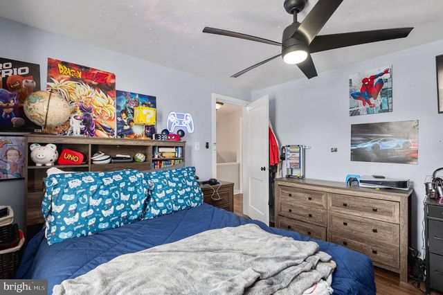 1022 LAMB RD, Secane, PA 19018