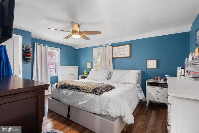 1022 LAMB RD, Secane, PA 19018