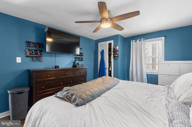 1022 LAMB RD, Secane, PA 19018