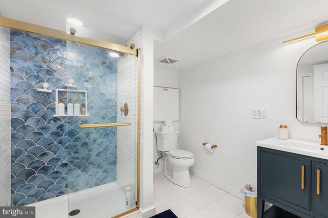 1022 LAMB RD, Secane, PA 19018