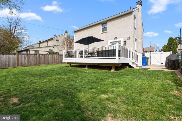 1022 LAMB RD, Secane, PA 19018