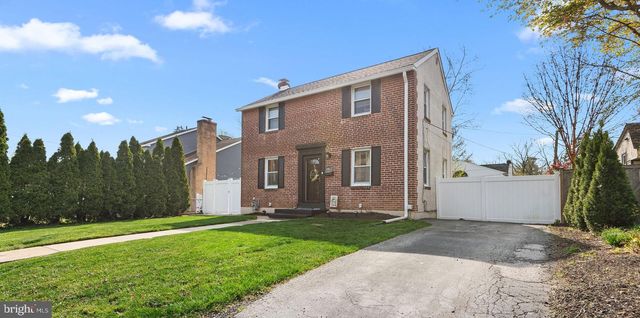 1022 LAMB RD, Secane, PA 19018
