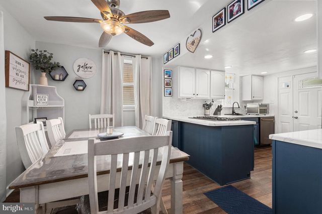 1022 LAMB RD, Secane, PA 19018