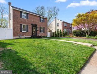 1022 LAMB RD, Secane, PA 19018