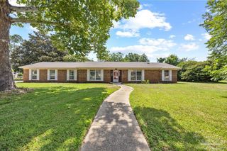 330 Bunker Hill Dr, Pensacola, FL 32506