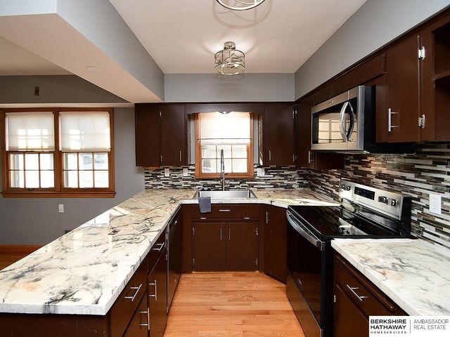 4638 Manchester Drive, Omaha, NE 68152