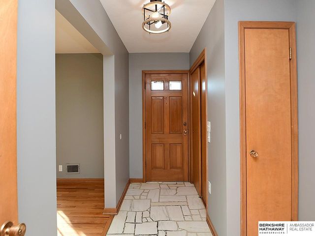 4638 Manchester Drive, Omaha, NE 68152