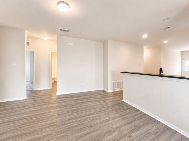 220 Pepperbark LOOP, Buda, TX 78610