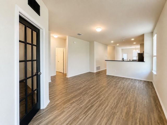 220 Pepperbark LOOP, Buda, TX 78610