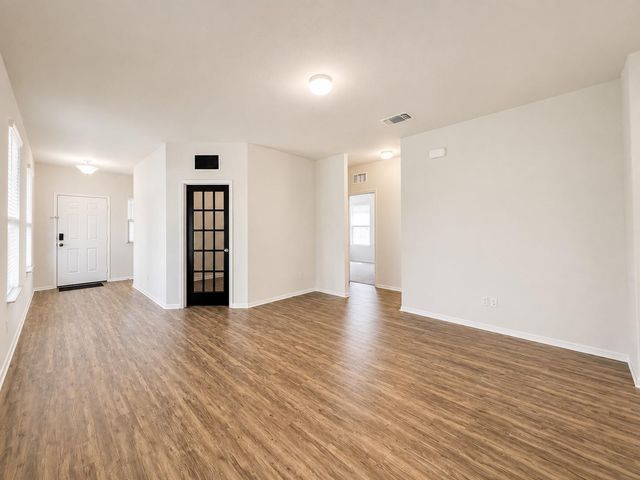 220 Pepperbark LOOP, Buda, TX 78610