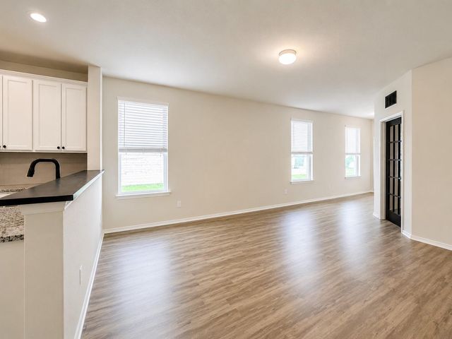 220 Pepperbark LOOP, Buda, TX 78610