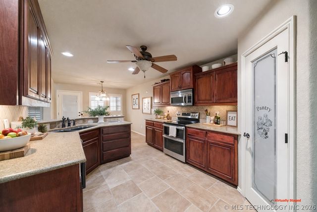 704 W Indianapolis Street, Broken Arrow, OK 74012