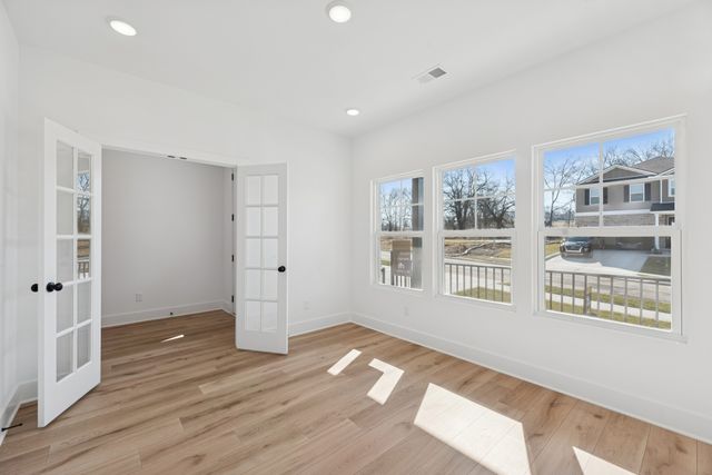 3235 Gravity Dr, Columbia, TN 38401