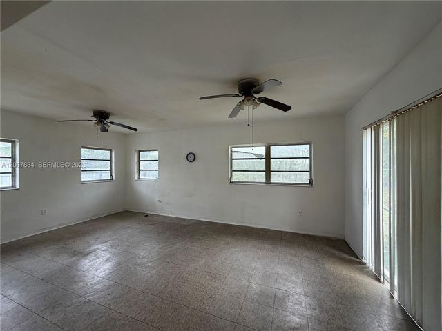 733 W 35th Street, Hialeah, FL 33012