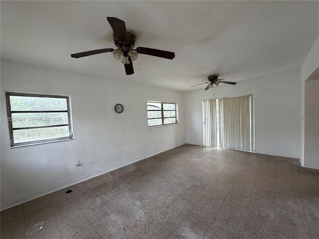 733 W 35th Street, Hialeah, FL 33012