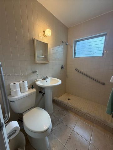 733 W 35th Street, Hialeah, FL 33012