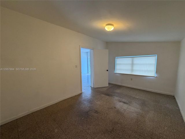 733 W 35th Street, Hialeah, FL 33012
