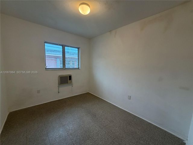 733 W 35th Street, Hialeah, FL 33012