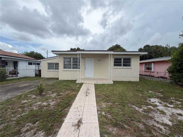 733 W 35th Street, Hialeah, FL 33012