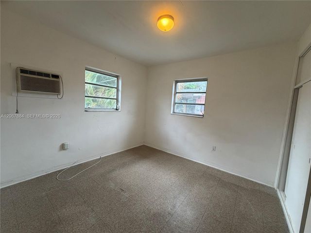733 W 35th Street, Hialeah, FL 33012