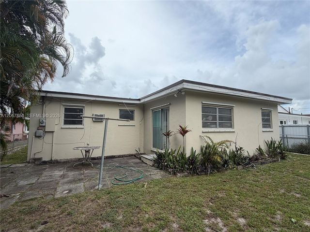 733 W 35th Street, Hialeah, FL 33012