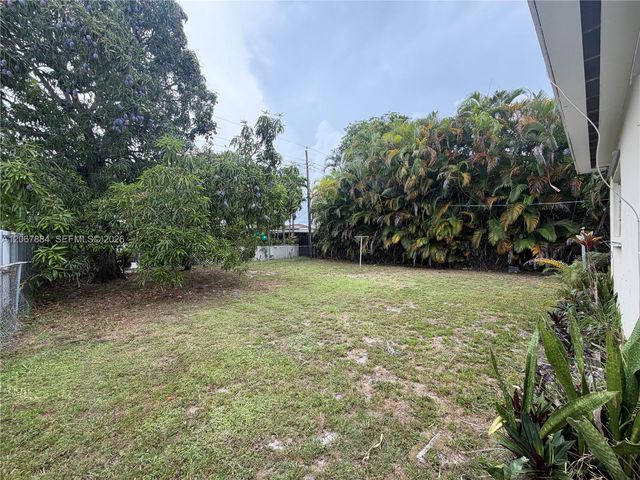 733 W 35th Street, Hialeah, FL 33012