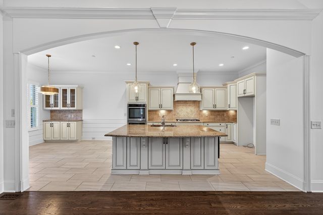 606 Peruvian Ct, Nolensville, TN 37135