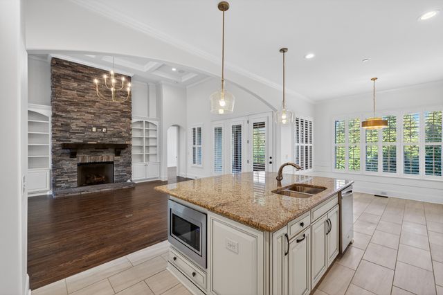 606 Peruvian Ct, Nolensville, TN 37135