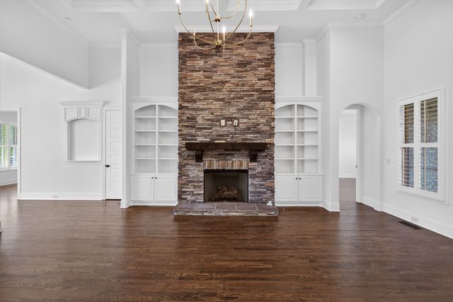 606 Peruvian Ct, Nolensville, TN 37135